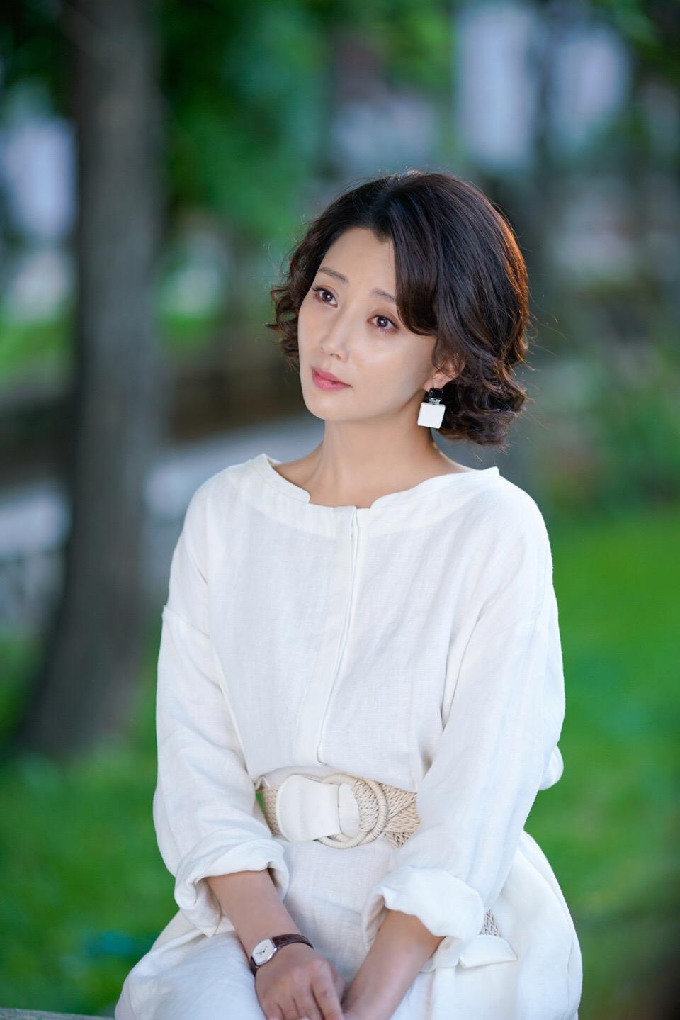 女演员殷桃,闪耀影视界的璀璨明星,殷桃,影视界的璀璨明星之光