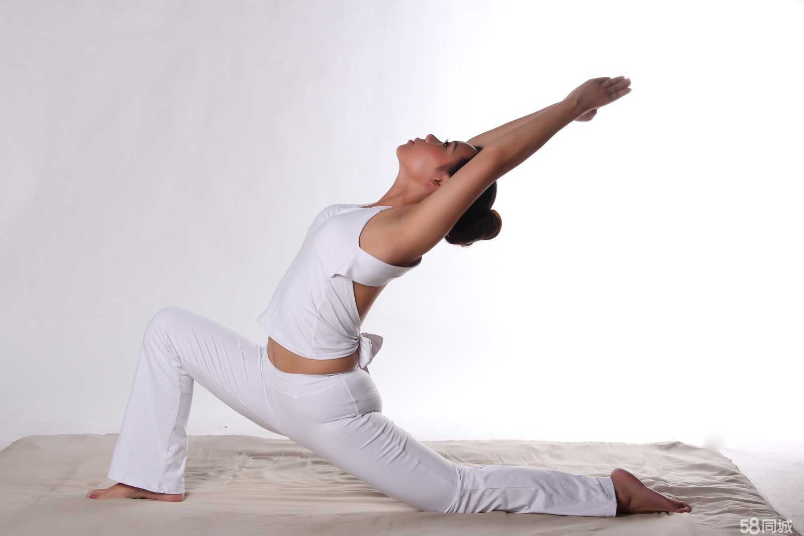 瑜伽从哪里开始学起，探索瑜伽的入门之路，瑜伽入门指南，从基础开始探索瑜伽之路