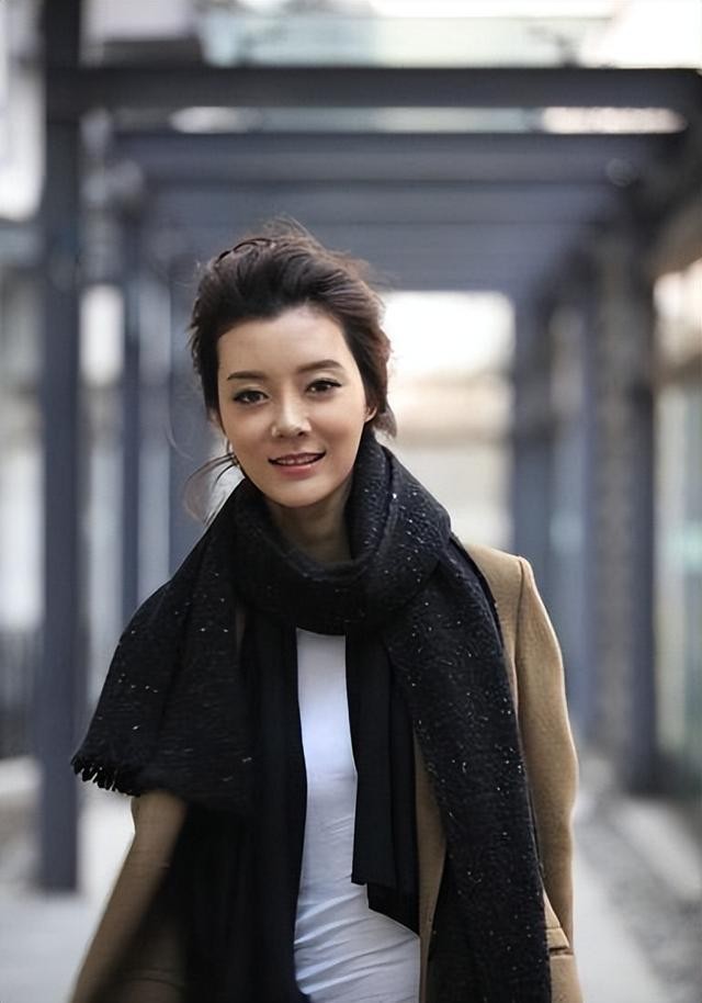 车晓彤年龄揭秘,星光背后的岁月印记,车晓彤年龄揭秘,星光背后的岁月痕迹