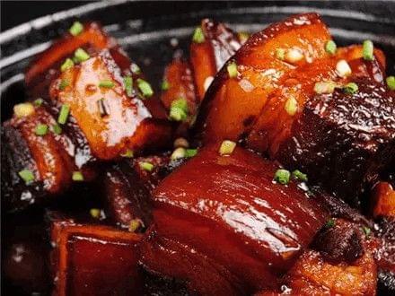 上海红烧肉的正宗做法视频教程及详细步骤解析,上海红烧肉正宗做法详解与视频教程