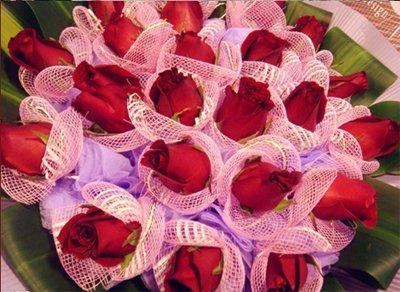 黄色与玫瑰的情人节,独特浪漫的双色交响曲,浪漫双色交响曲,情人节之黄色与玫瑰的恋歌