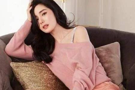 揭秘421明星八卦,聚焦杨幂的璀璨星途,揭秘杨幂星途璀璨背后的故事,深度解析明星八卦的真相