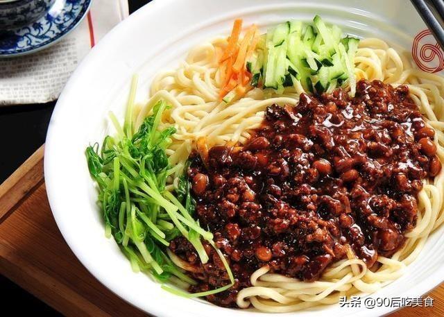 炸酱面的魅力，一道中国传统美食的探究，炸酱面的魅力，中国传统美食的深入探究