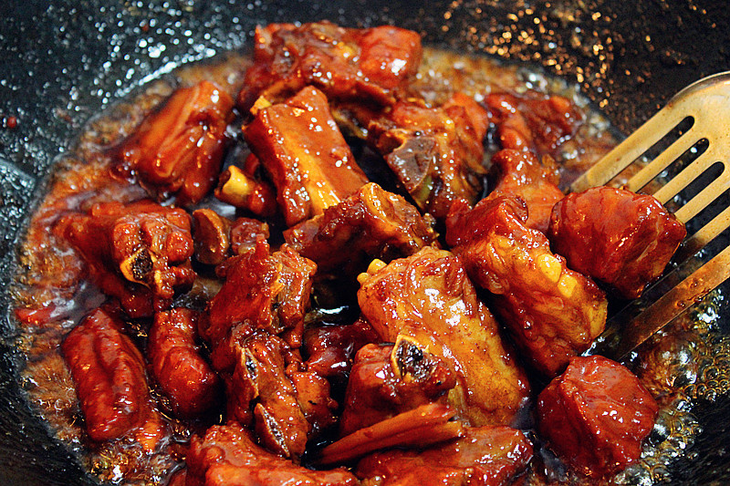 家常红烧排骨的做法，家常红烧排骨烹饪指南
