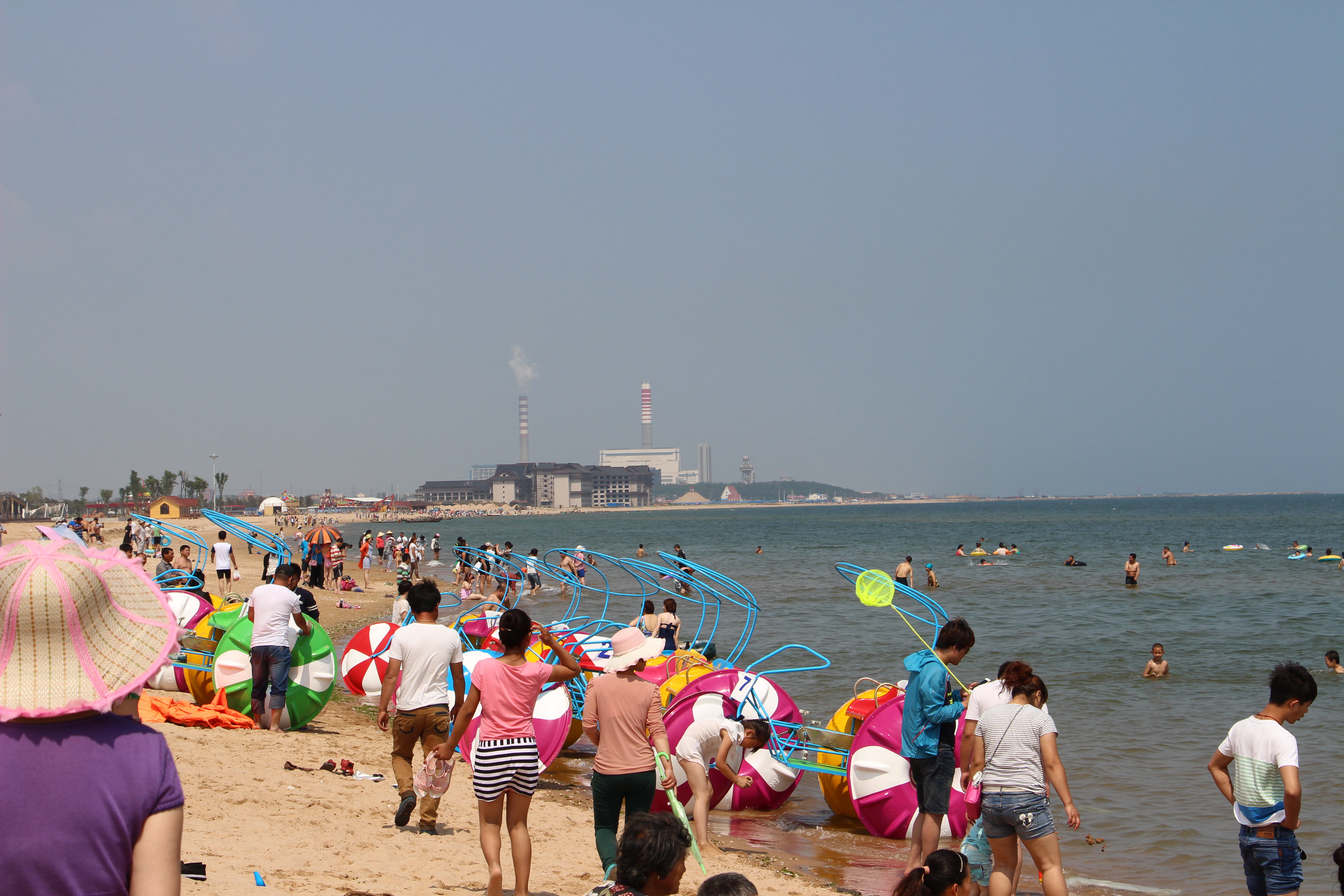 东戴河附近旅游景点丰富多样,吸引着无数游客前来探访。本文将介绍东戴河附近的几个著名旅游景点,包括它们的特色、历史文化背景以及游客们的游览体验等。,东戴河周边热门景点探秘,丰富多样的旅游体验