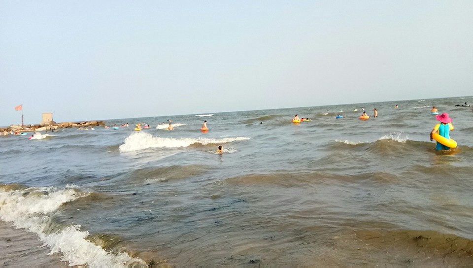 东戴河附近旅游景点丰富多样，吸引着无数游客前来探访。本文将介绍东戴河附近的几个著名旅游景点，包括它们的特色、历史文化背景以及游客们的游览体验等。，东戴河周边热门景点探秘，丰富多样的旅游体验