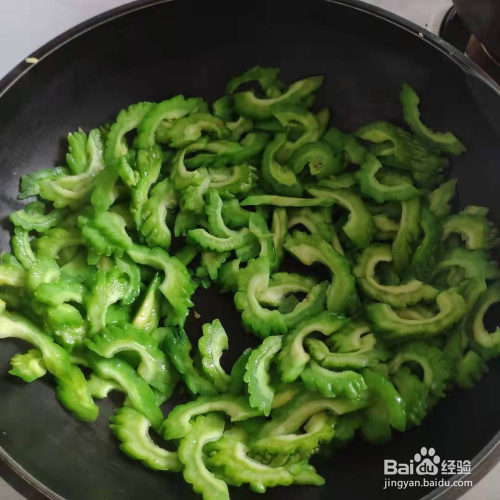 苦瓜烹饪技巧,如何做出美味苦瓜佳肴,苦瓜烹饪秘诀,打造美味苦瓜佳肴的秘诀