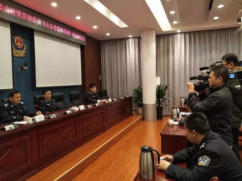 两国战争,紧张局势与全球关注,全球关注下的两国战争紧张局势