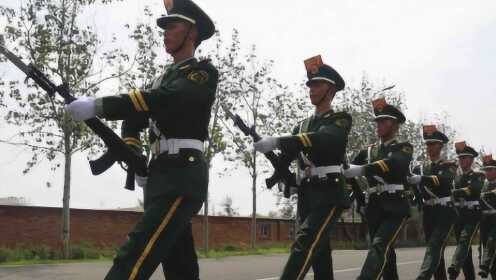 2019年阅兵式上的正步劈枪,展现中国力量的瞬间,阅兵正步劈枪,展现中国力量的震撼瞬间