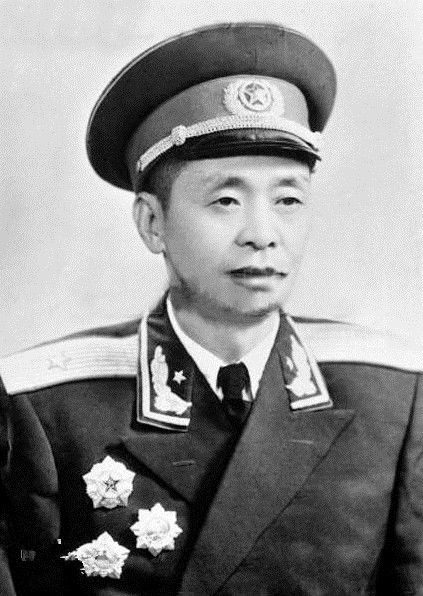 一级战斗英雄享受的待遇,荣誉与尊重的象征,一级战斗英雄的荣誉与待遇,尊重的象征