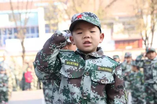 九图军事小屁孩子也如此厉害,九图军事小屁孩子展现惊人实力