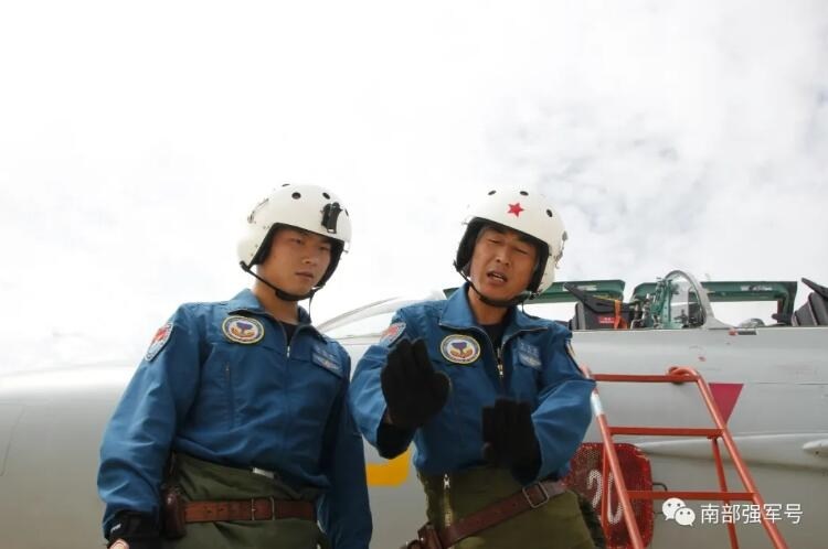 飞行员王文常的翱翔之旅,非凡的飞行经历,飞行员王文常的翱翔之旅,非凡飞行经历揭秘