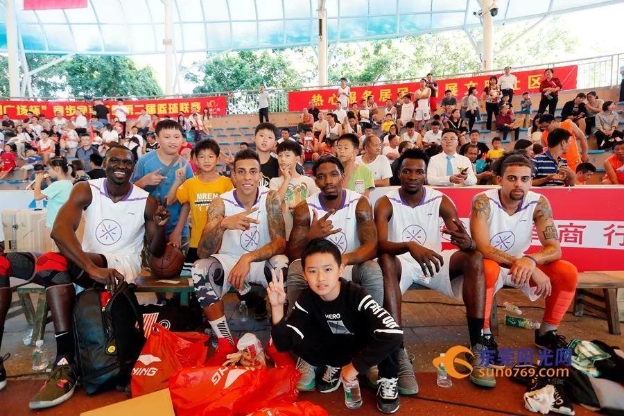 今日篮球赛现场直播,激情与荣耀的碰撞,篮球热血赛场,激情与荣耀的碰撞今日直播