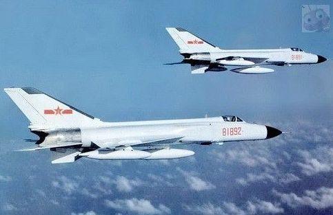 歼八战机大小,揭示其尺寸与性能特点,歼八战机尺寸揭秘,性能特点一览