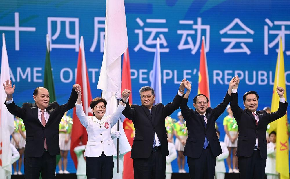 澳门六开奖结果2025年开奖查询，彩票背后的故事与期待，澳门彩票背后的故事与期待，六开奖结果查询2025年开奖数据