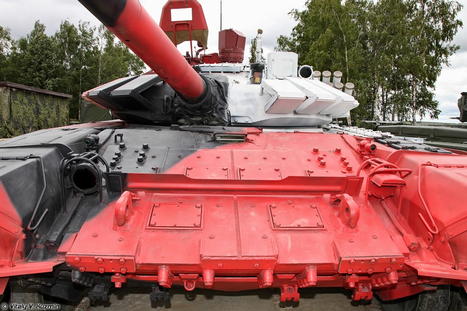 T72与96A，两款主战坦克的对比研究，T72与96A主战坦克对比研究，性能差异与技术特点分析