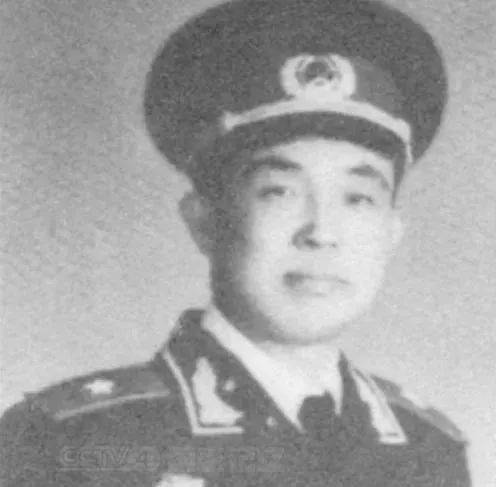 丁小军独臂将军，坚毅与荣耀的传奇人生，独臂将军丁小军，坚毅铸就荣耀的传奇人生