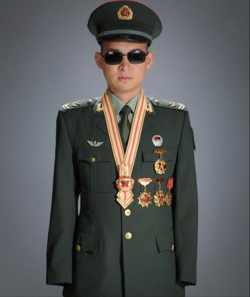 共和国勋章获得者杜富国的光辉事迹,杜富国,共和国勋章背后的光辉事迹
