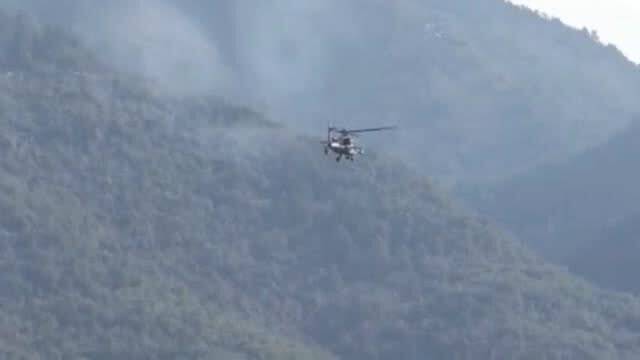 阿帕奇武装直升机火力全开,无可匹敌的战斗力量,阿帕奇武装直升机,无可匹敌的战斗力量展示