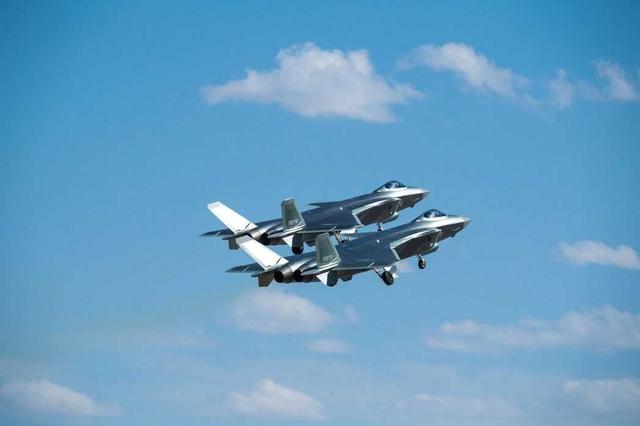 歼-16装备海军航空兵,海军空中力量的新里程碑,歼-16装备海军航空兵,海军空中力量的新里程碑