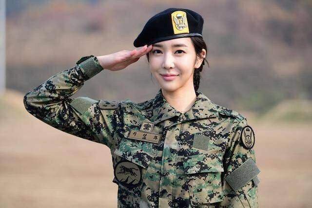 女兵扎军用武装带,力量与荣耀的象征,女兵扎军用武装带,力量与荣耀的彰显