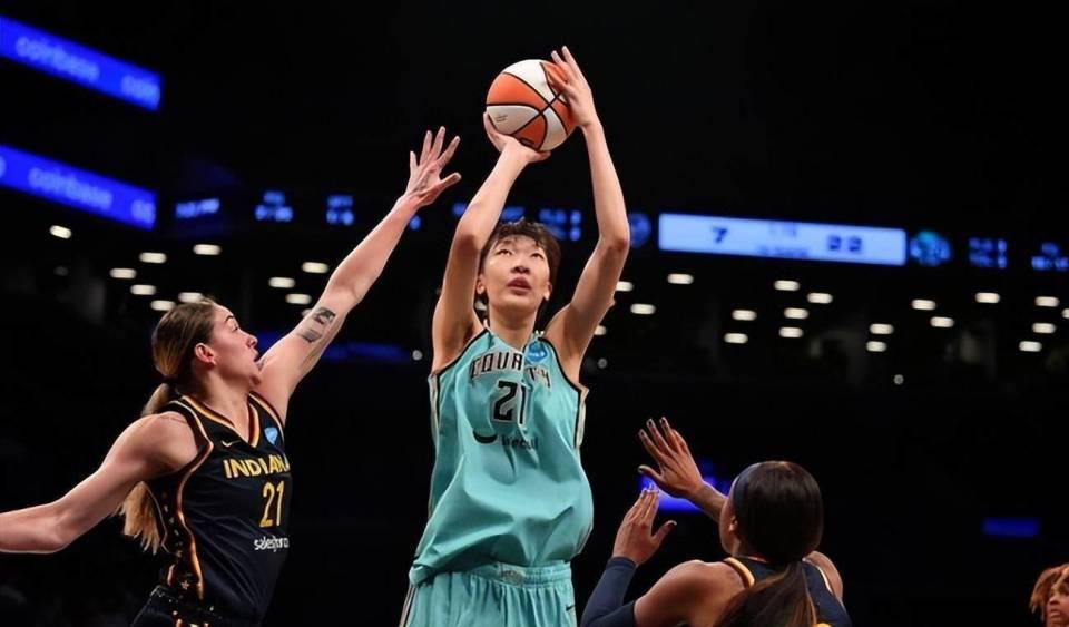中国女篮新星李梦的最新消息,闪耀国际赛场,持续书写篮球传奇,中国女篮新星李梦闪耀国际赛场,续写篮球传奇之路
