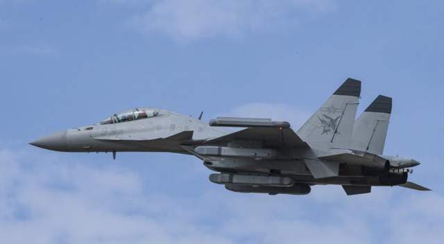 歼轰7A电子战机,中国空中力量的新型电子战利器,歼轰7A电子战机,中国空中力量的电子战新星