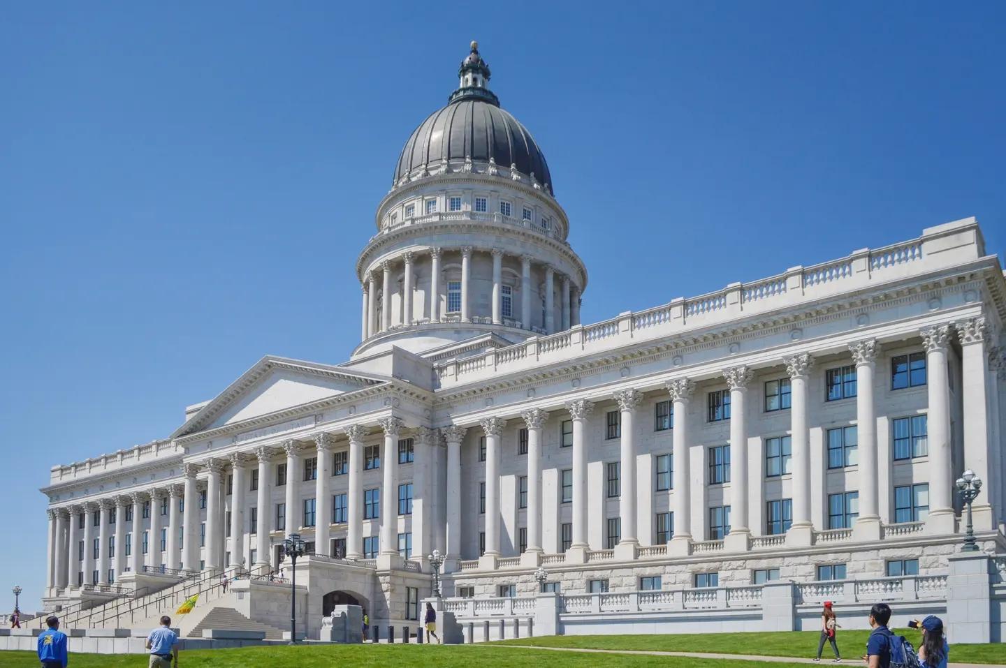 中国首次参加环太平洋军演,迈向全球安全合作的步伐,中国首次参与环太平洋军演,全球安全合作迈出新步伐