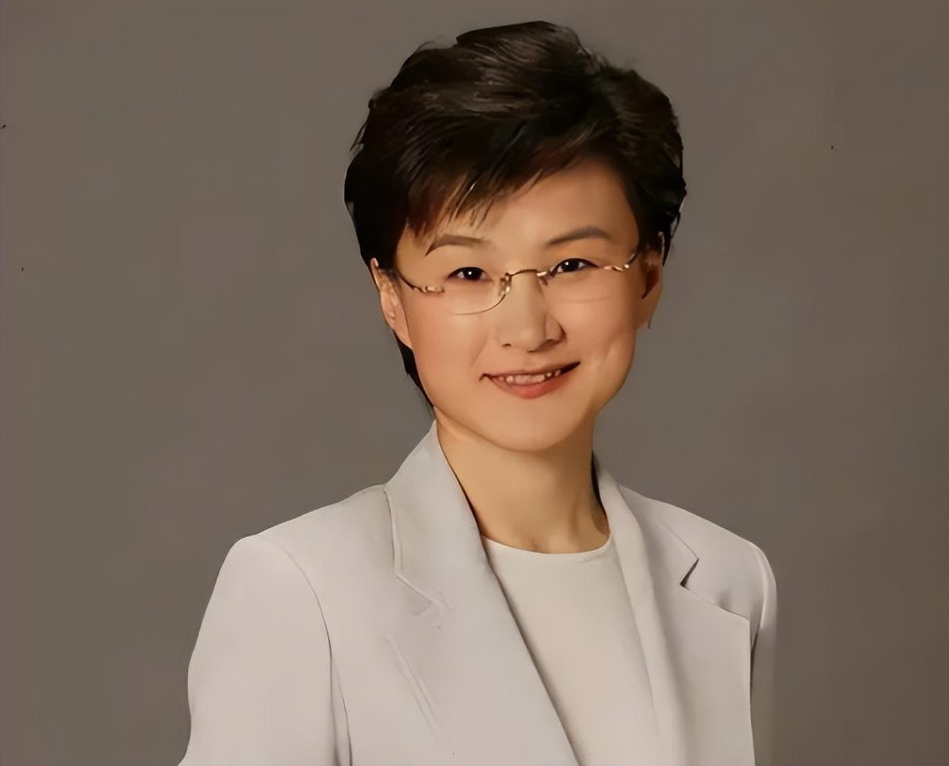 董倩,一位卓越新闻工作者的风采,董倩,卓越新闻工作者的闪耀风采