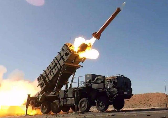 防空导弹在反舰作战中的应用与挑战,防空导弹在反舰作战中的应用与面临的挑战