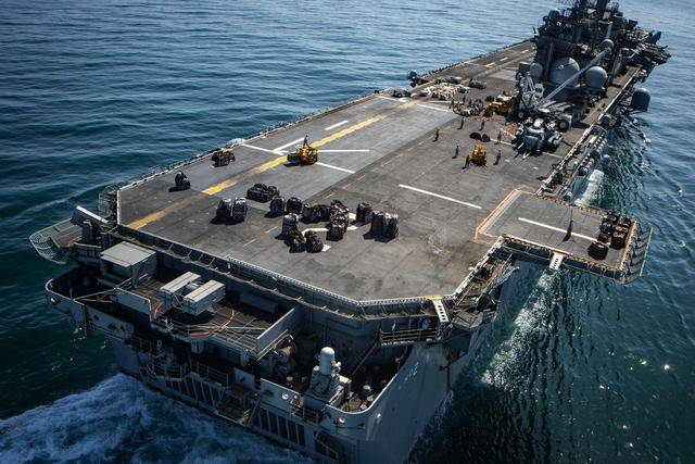 黄蜂级两栖攻击舰七号舰的命名与功能解析，黄蜂级两栖攻击舰七号舰，命名背后的故事与功能深度解析