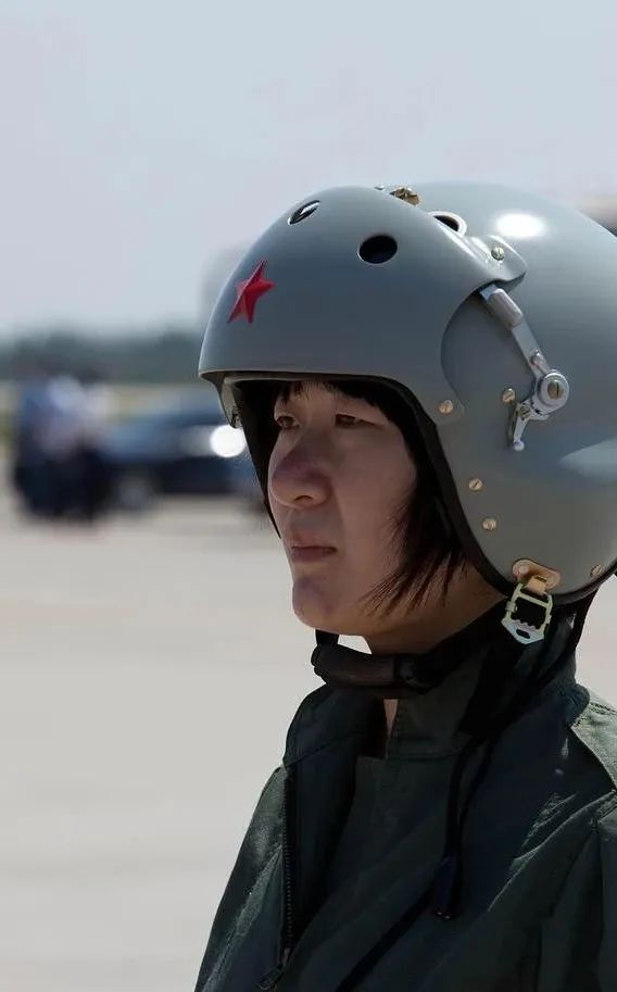 空军飞行员父母待遇详解，空军飞行员父母待遇全面解析