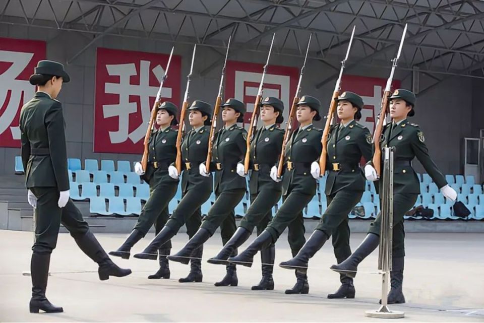 三军仪仗队中持刀者的荣耀职位——掌刀卫士,掌刀卫士,三军仪仗队中的荣耀职位