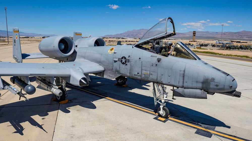 关于A-10攻击机归属军种的探讨,A-10攻击机的军种归属探讨