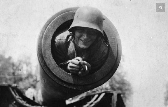 古斯塔夫巨炮实战，战争中的巨无霸，古斯塔夫巨炮实战，战争中的巨无霸力量展示