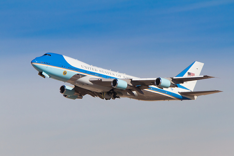 空军一号飞机的图片,象征力量与荣耀的空中旗舰,空军一号,力量与荣耀的空中旗舰图片展示