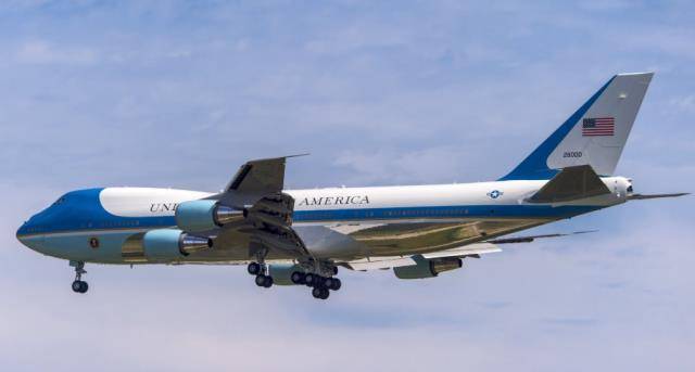 空军一号飞机的图片,象征力量与荣耀的空中旗舰,空军一号,力量与荣耀的空中旗舰图片展示