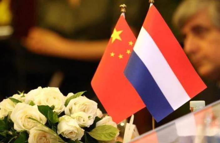 俄罗斯与中国，崛起的警觉与合作的潜力，中俄崛起之路，警觉与合作共舞的新时代