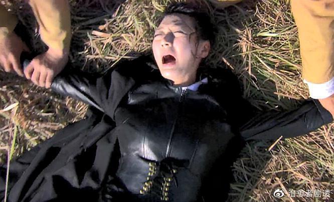 电视剧中的女人抗战，裤裆藏雷的英勇形象，电视剧中的女性英雄，裤裆藏雷的抗战女神