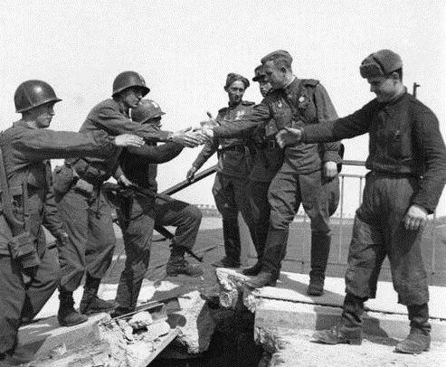 俄罗斯反法西斯阅兵，回顾历史，铭记英雄，俄罗斯反法西斯阅兵，回顾历史，致敬英雄