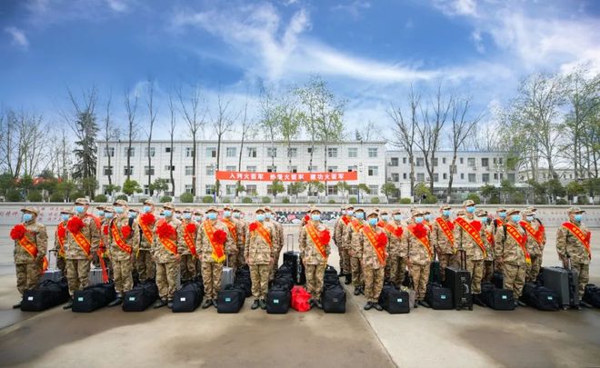 火箭军新兵军服,荣耀与责任的象征,火箭军新兵军服,荣耀与责任的标志