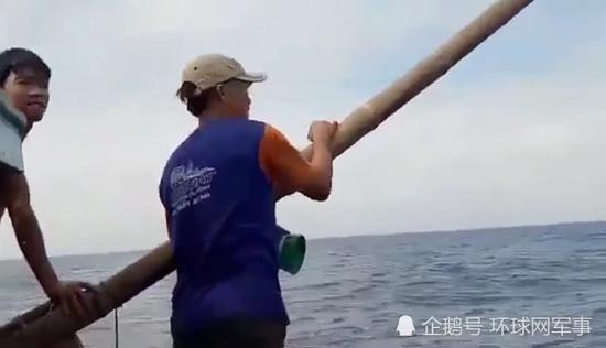 渔民偶遇辽宁舰,一次特殊的海上邂逅,渔民偶遇辽宁舰,海上特殊邅逅记