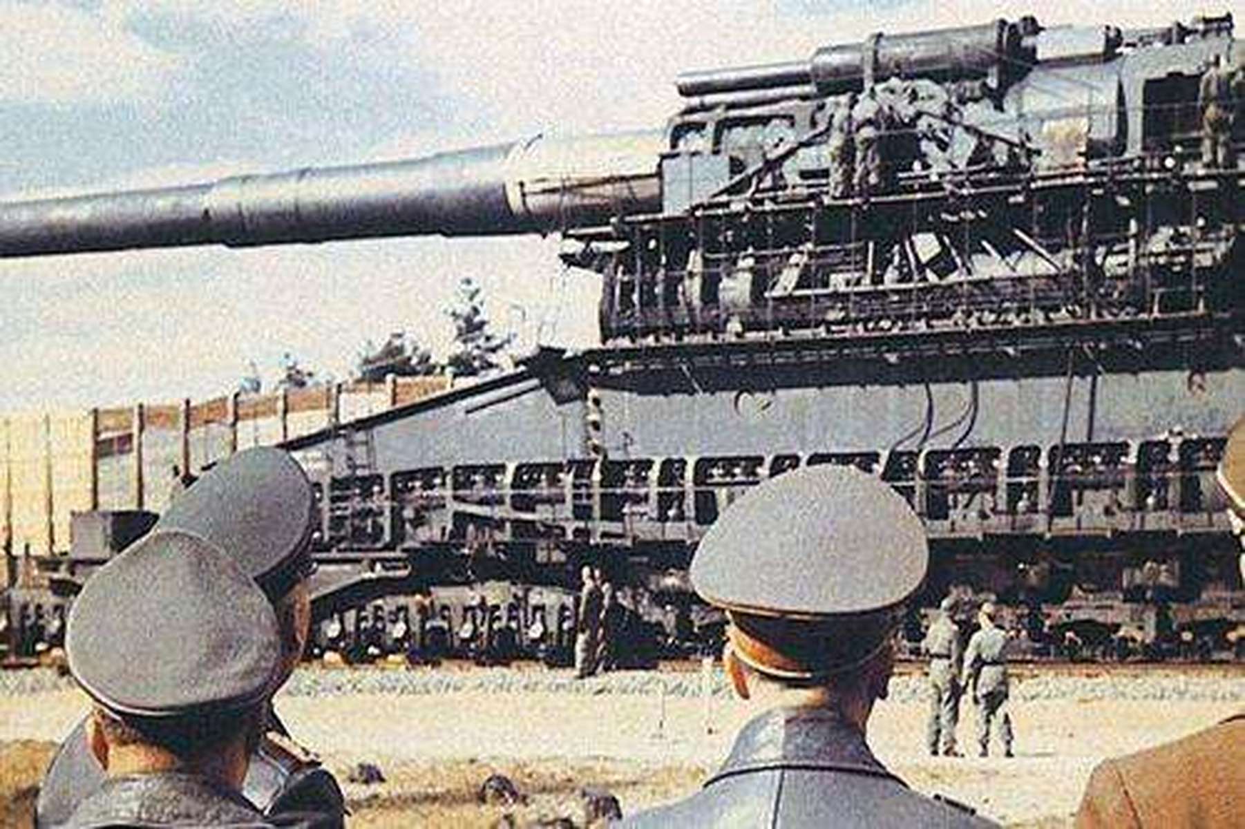 古斯塔夫巨炮，壮丽之形与震撼之力，古斯塔夫巨炮，壮丽形态与震撼力量的完美结合