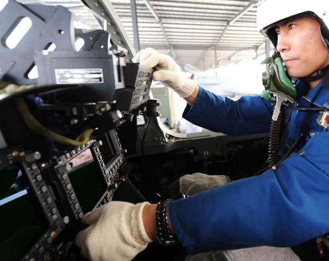 歼十机舱,探索现代战斗机的心脏与灵魂,歼十机舱,现代战斗机的心脏与灵魂探索