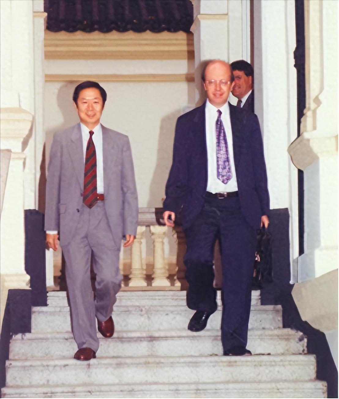 回顾历史，铭记时刻，驻港部队入港实况纪实，驻港部队入港实况纪实，历史时刻的铭记与回顾