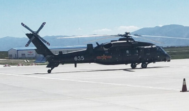 武直-20与黑鹰的差距，直升机领域的不同风采，武直-20与黑鹰直升机差异解析，直升机领域的独特风采对比