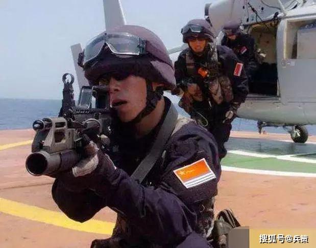 蛟龙突击队,执行撤侨任务的英勇之旅,蛟龙突击队撤侨任务英勇之旅