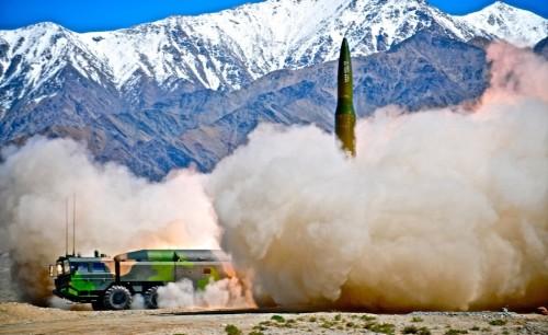 东风16系列导弹，中国国防力量的骄傲，东风16系列导弹，中国国防力量的璀璨明珠