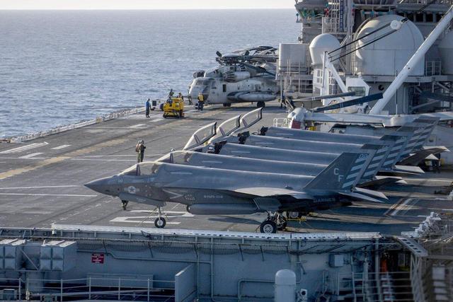 黄蜂级两栖攻击舰搭载飞机,现代海军力量的重要支柱,黄蜂级两栖攻击舰搭载飞机,现代海军力量的核心支柱