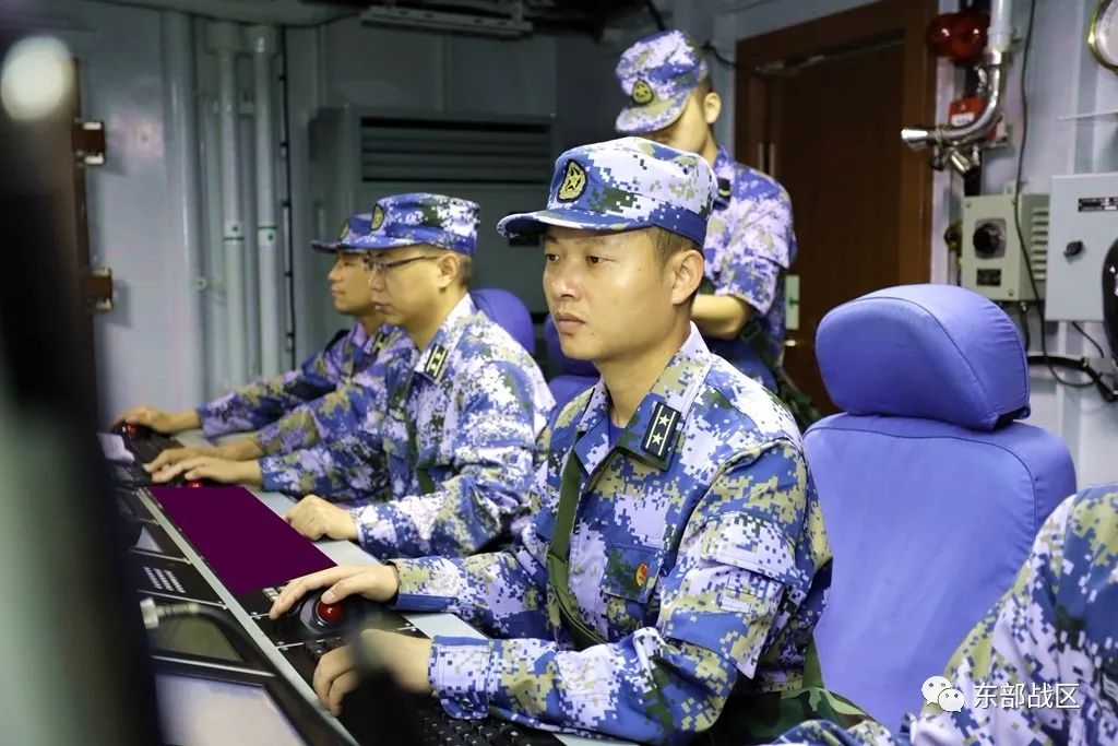 泉州舰长沈闽锋，领航新时代的海军英雄，泉州舰长沈闽锋，领航新时代的海军传奇英雄